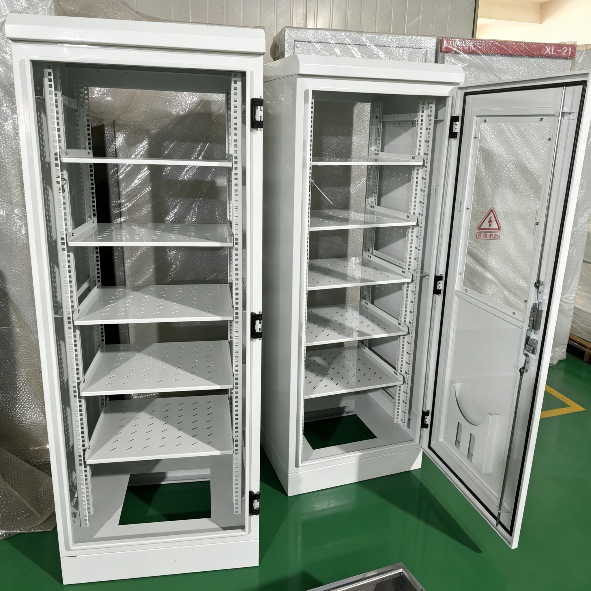 Por que as janelas de observação em aço inoxidável 304 e vidro devem ser escolhidas para armários de distribuição?